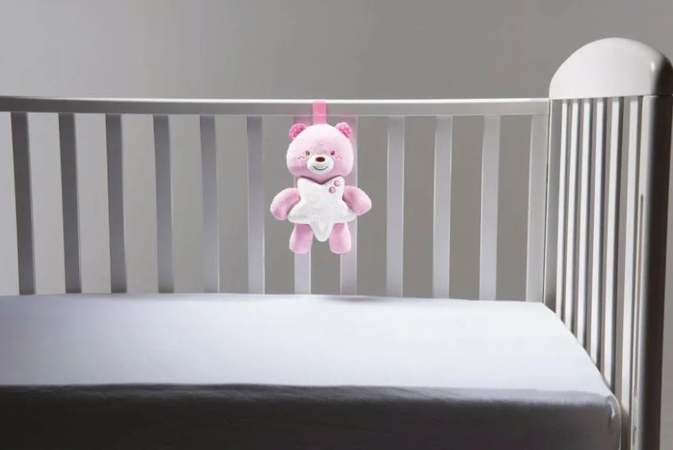 Chicco Panel de Cuna Osito Buenas Noches, Luz Nocturna, Suave Peluche, Luces y Melodías, Juguete Cuna, Rosa