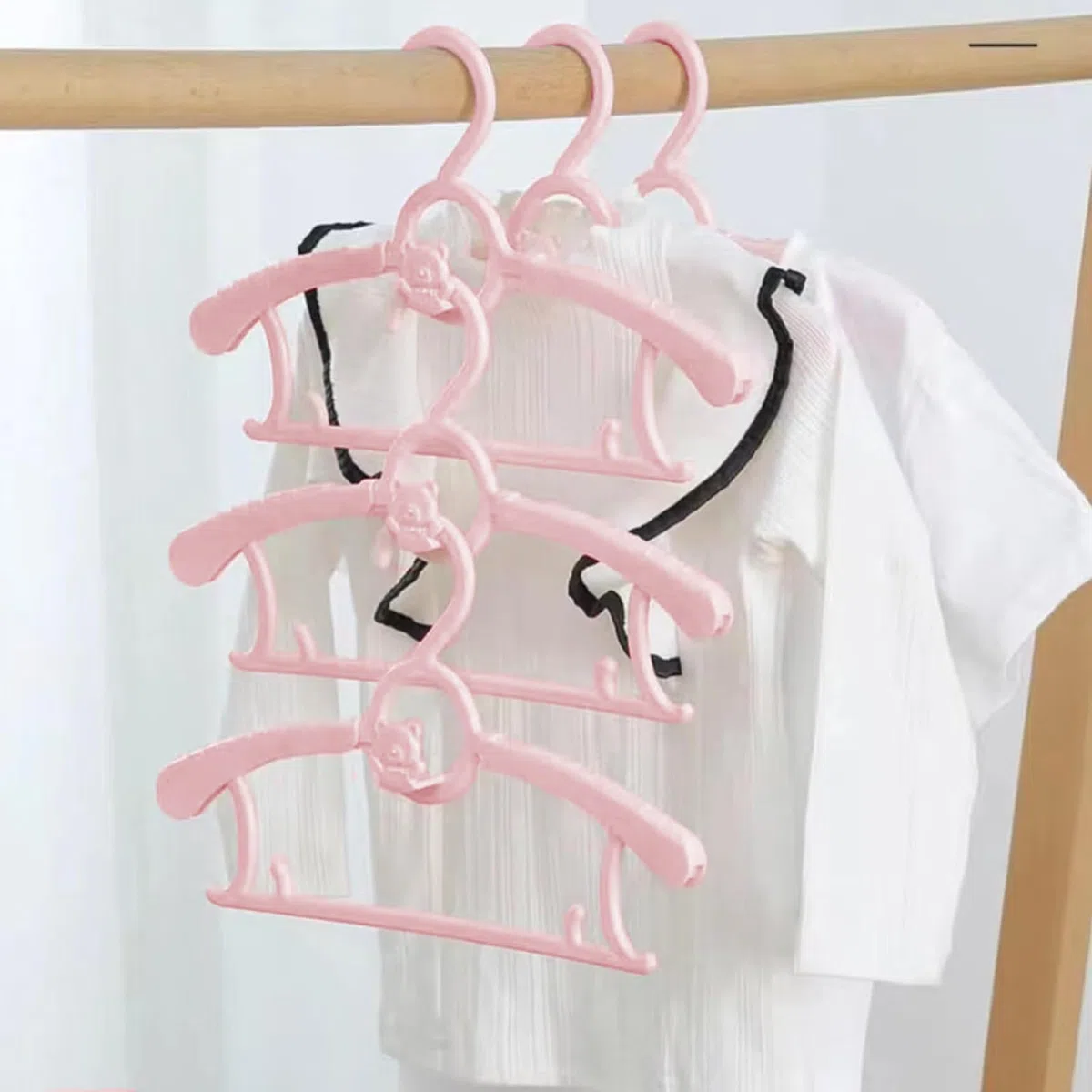 HGYZE Perchas para niños, 20 Perchas Infantiles Apilables con Ganchos de Osito, Perchero Bebé Antideslizantes, Perchas para Ropa de niños pequeña, Ahorro de Espacio Baby Hangers (Rosa)
