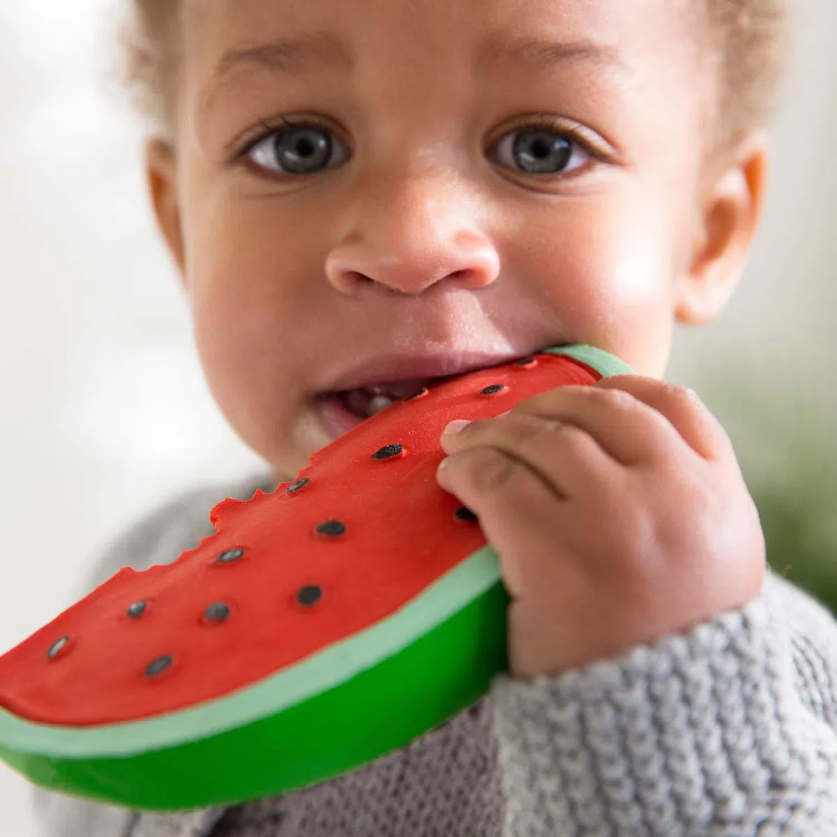 Oli & Carol - Mordedor para bebé de caucho natural - Regalo para bebé 0 3 6 meses, 1 año - Wally the Watermelon